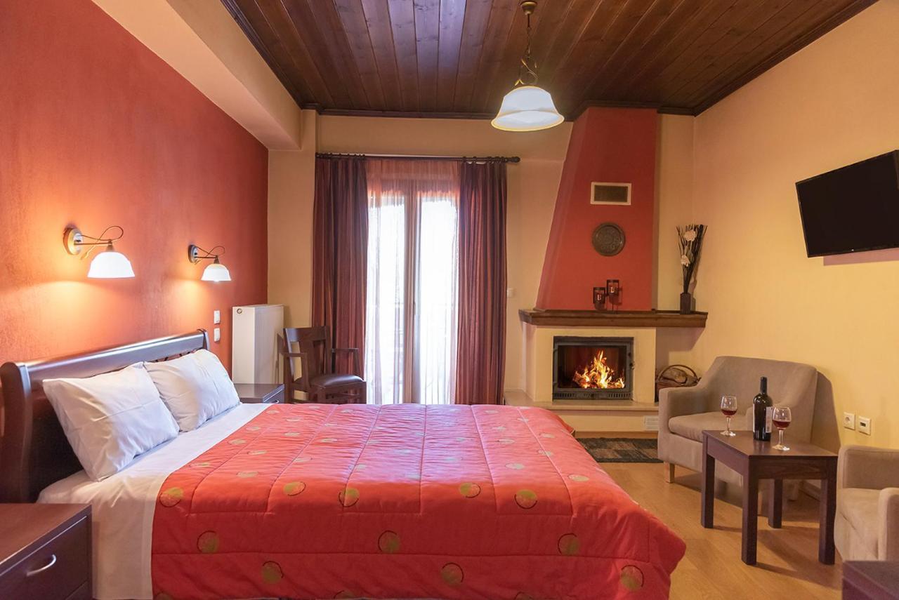 Hotel Dryades Eláti Екстериор снимка