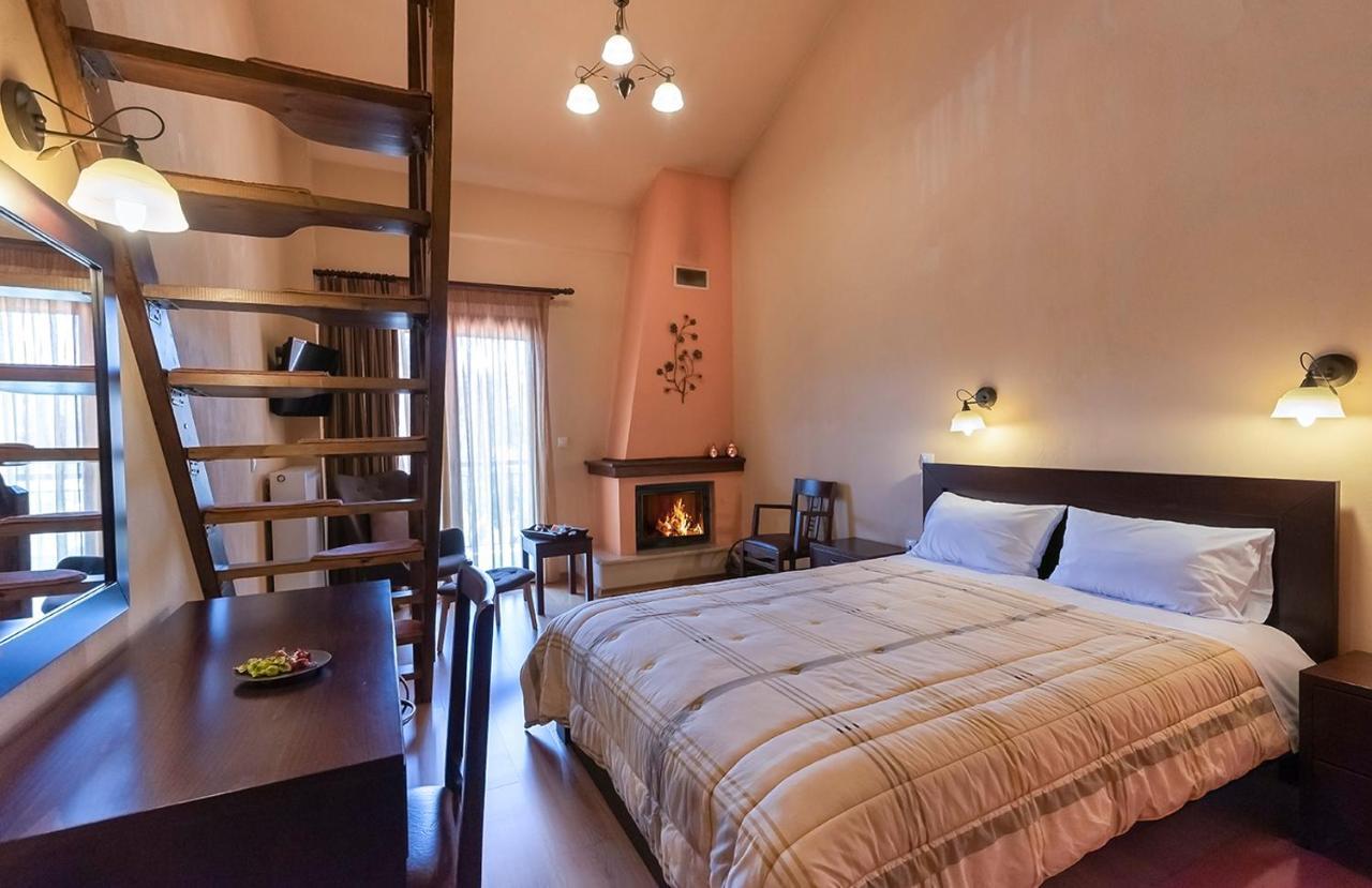 Hotel Dryades Eláti Екстериор снимка