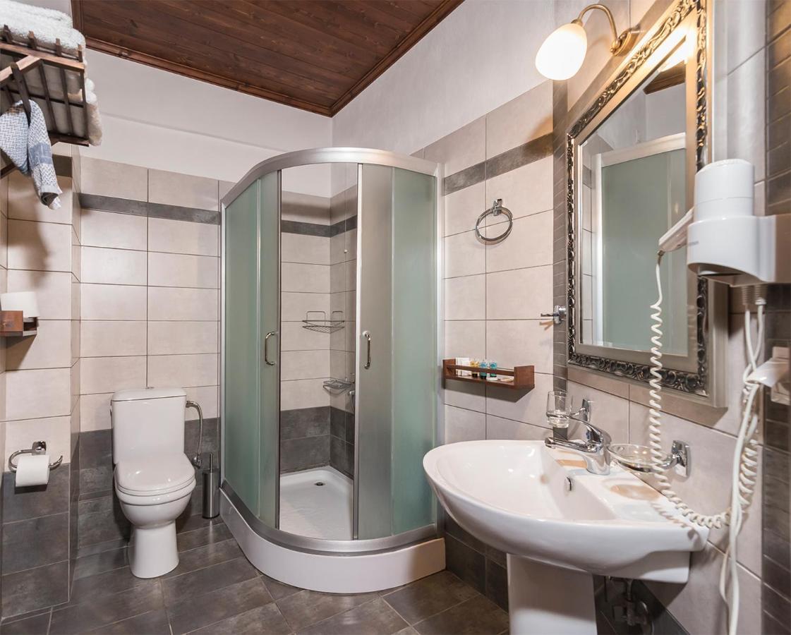 Hotel Dryades Eláti Екстериор снимка