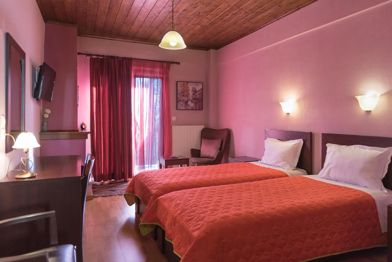 Hotel Dryades Eláti Екстериор снимка
