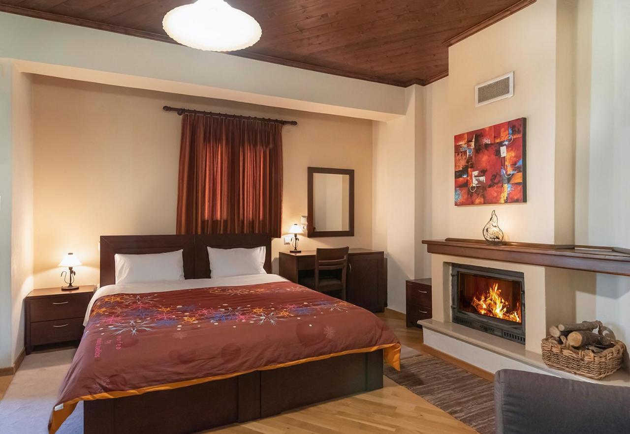 Hotel Dryades Eláti Екстериор снимка