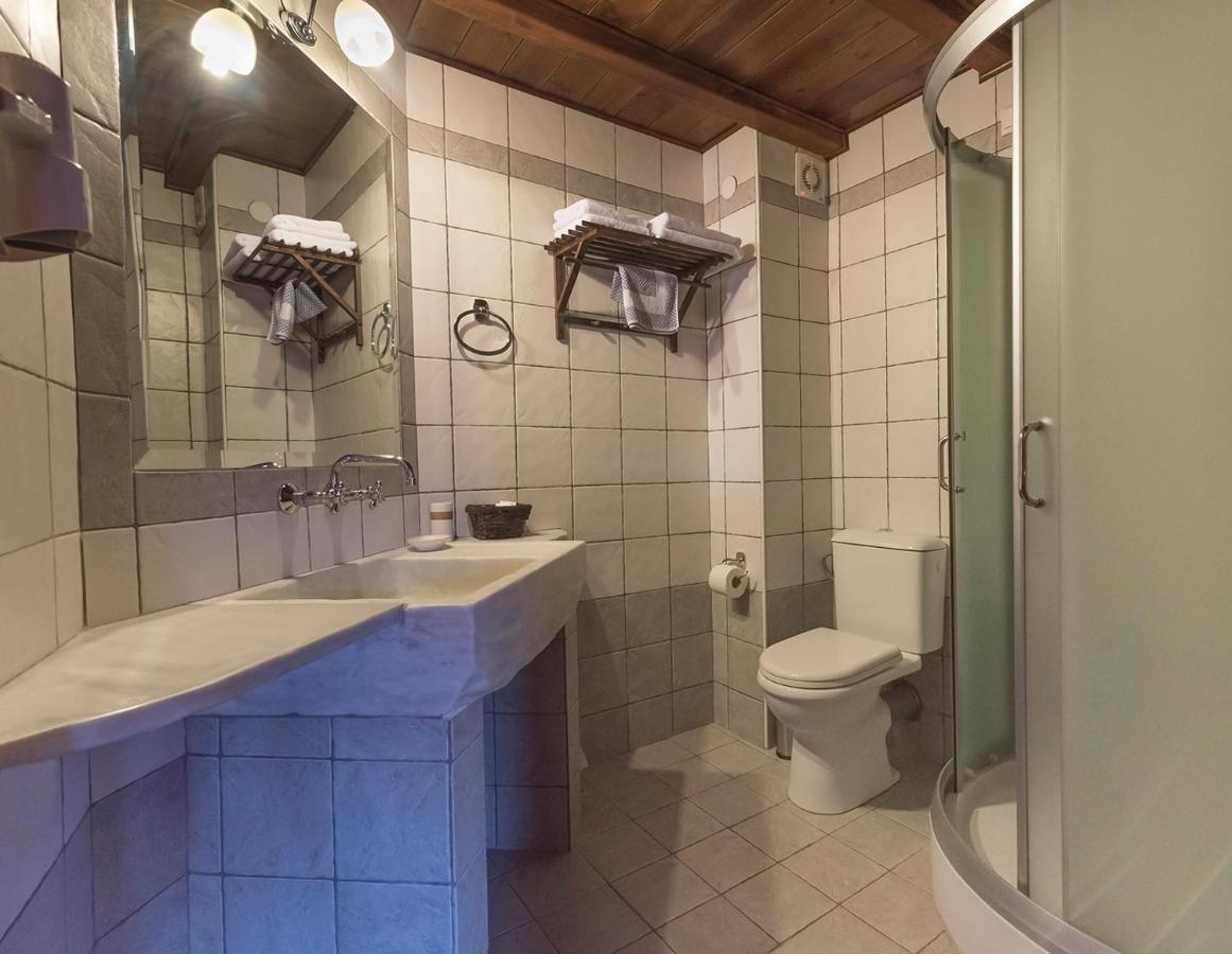 Hotel Dryades Eláti Екстериор снимка