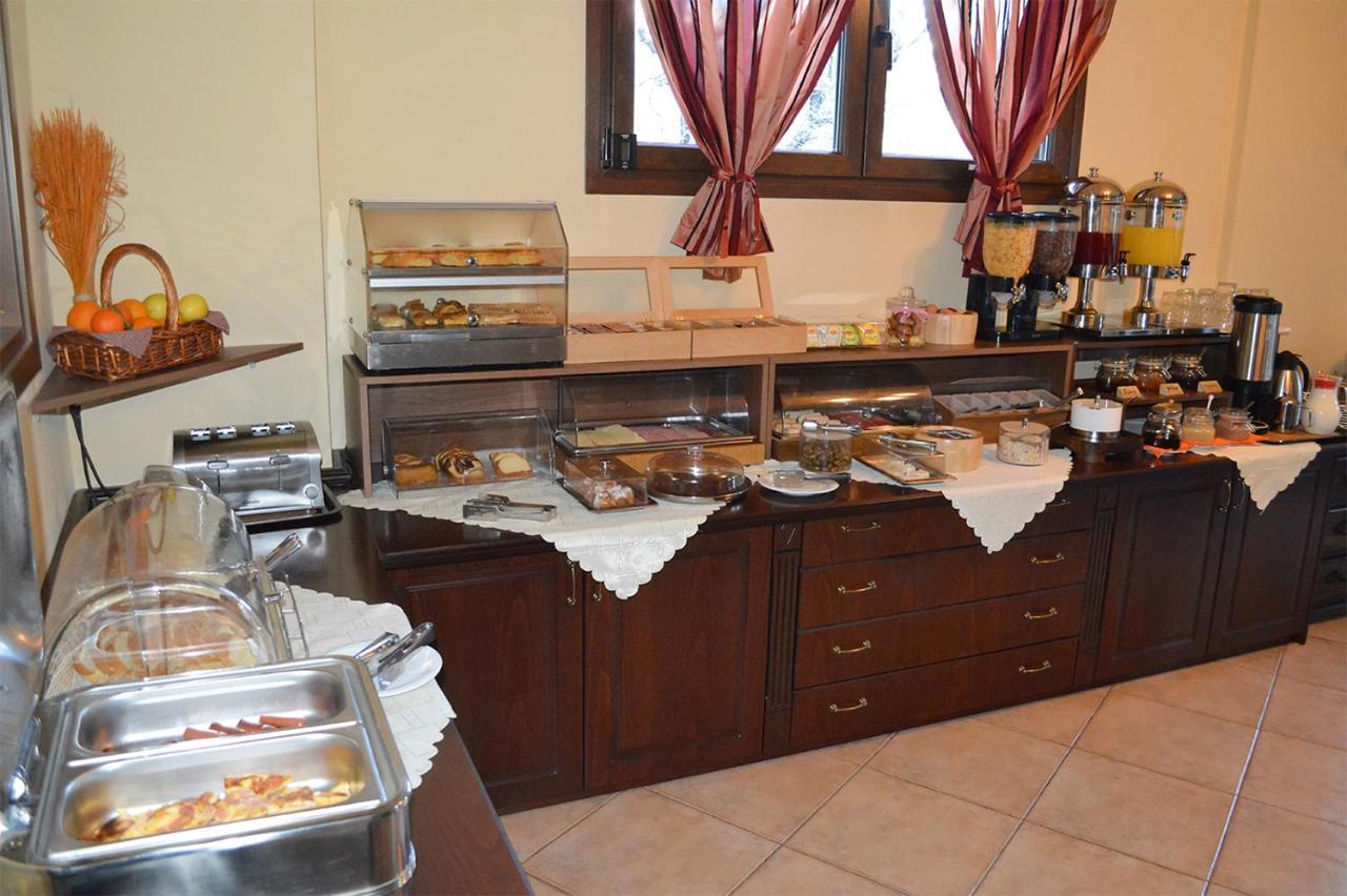 Hotel Dryades Eláti Екстериор снимка