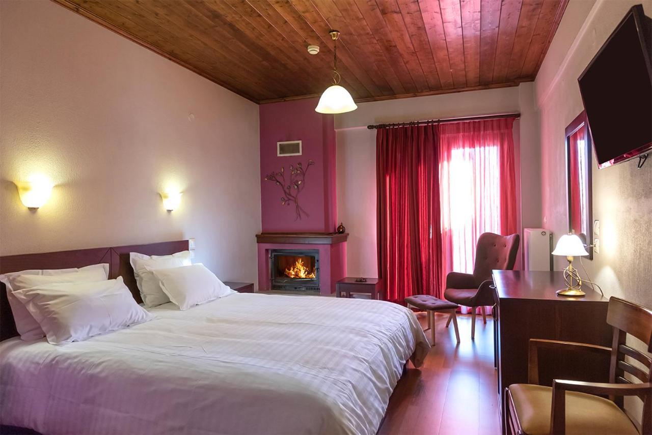 Hotel Dryades Eláti Екстериор снимка