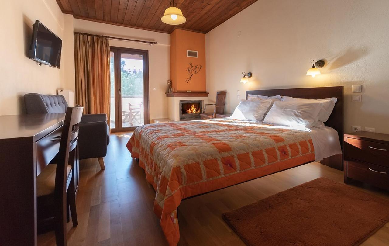 Hotel Dryades Eláti Екстериор снимка