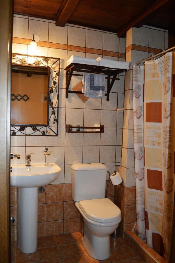 Hotel Dryades Eláti Екстериор снимка