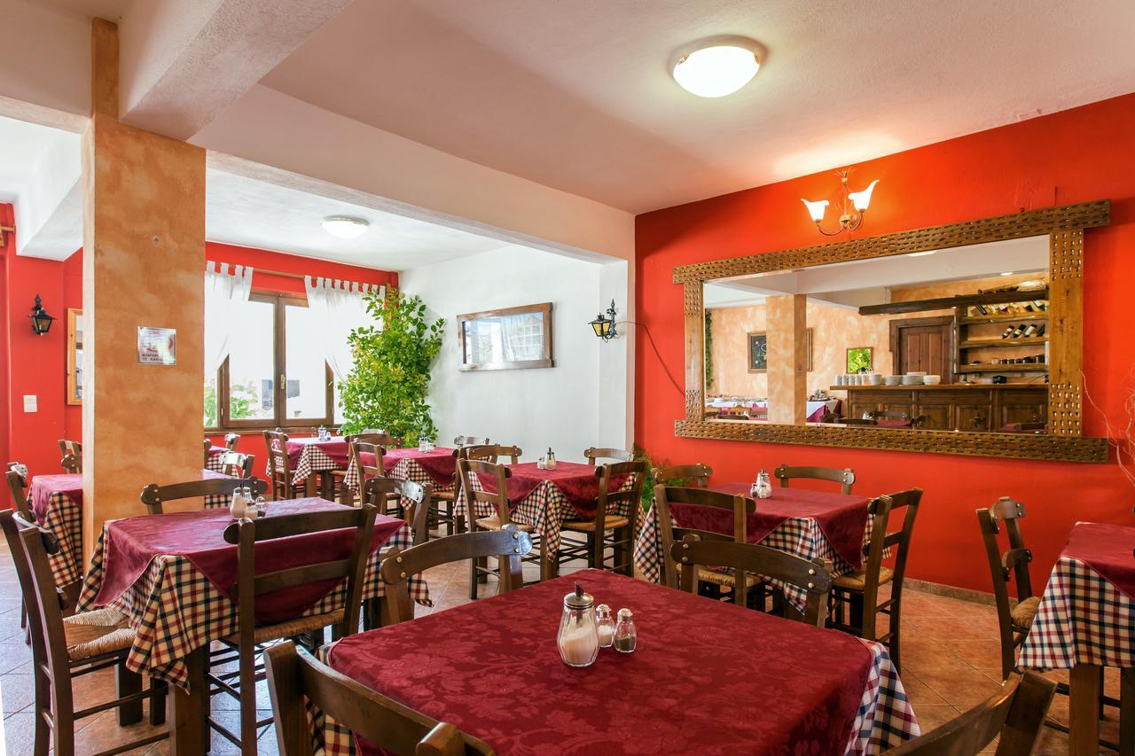 Hotel Dryades Eláti Екстериор снимка