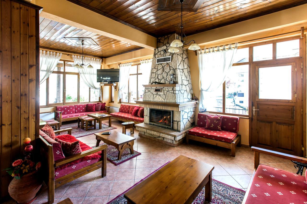 Hotel Dryades Eláti Екстериор снимка