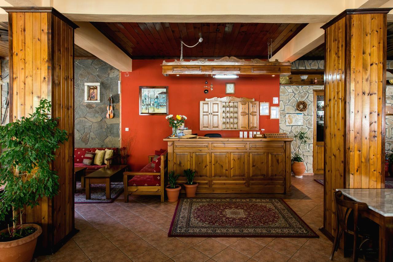 Hotel Dryades Eláti Екстериор снимка