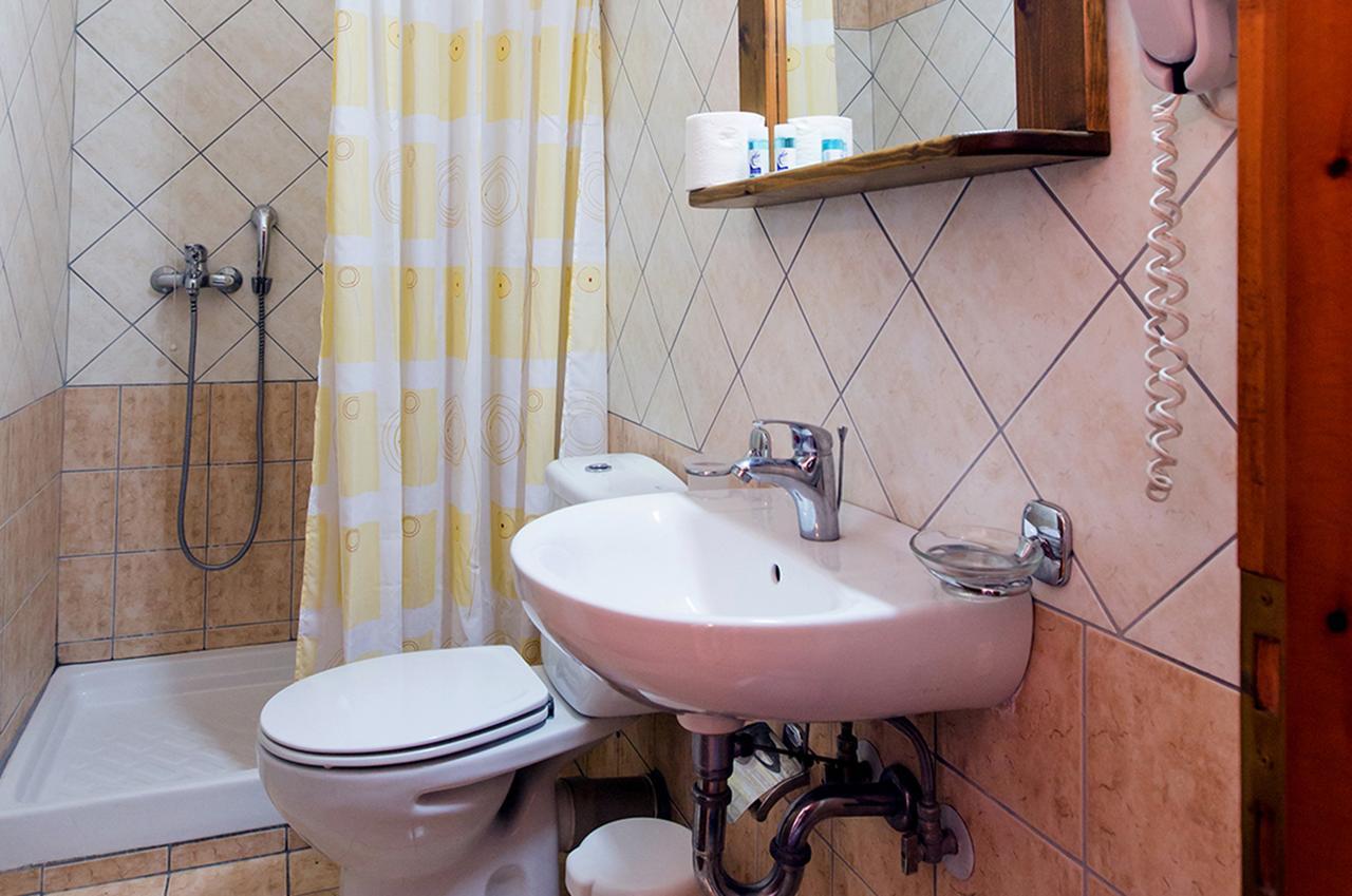 Hotel Dryades Eláti Екстериор снимка